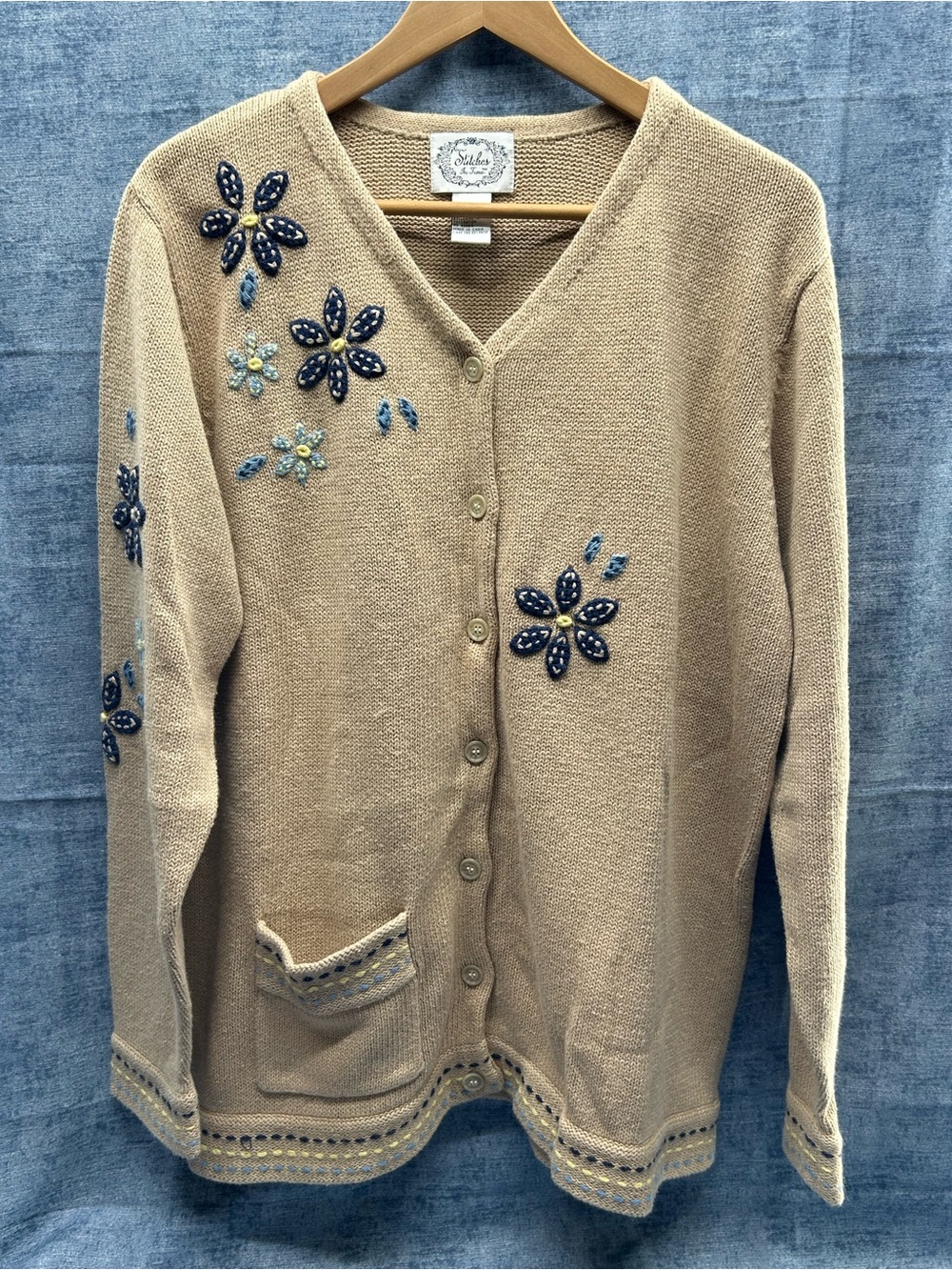 VTG stitches in time floral embroidered cardigan cottage grandma large tan knit